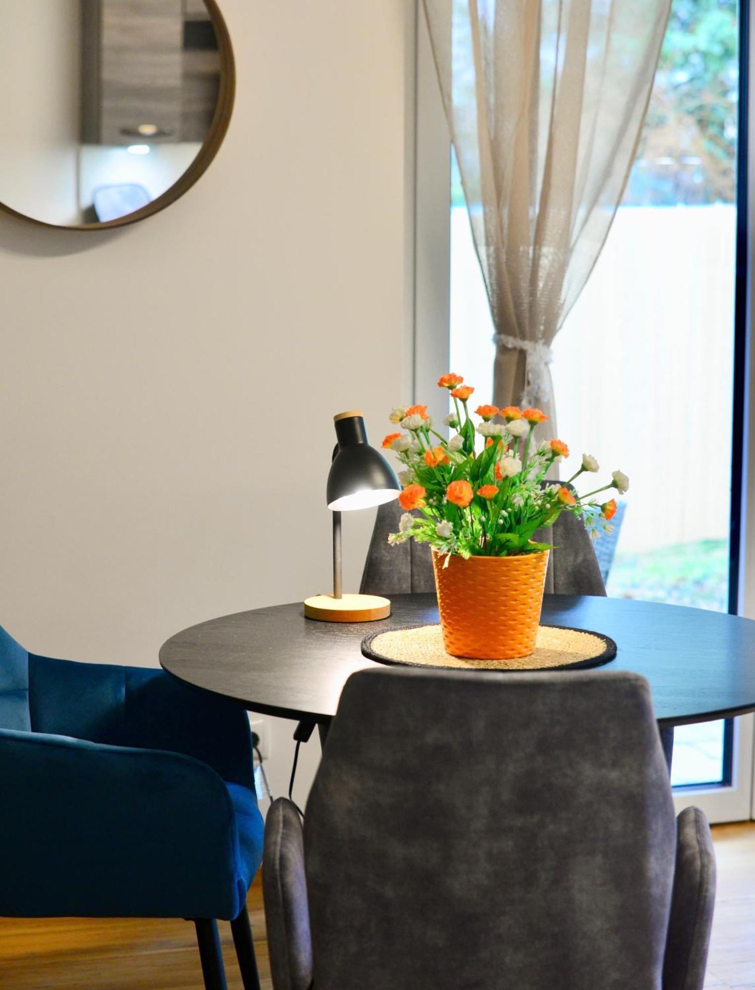 Apartamento New With Parking And Metro In Front Of The House Viena Exterior foto