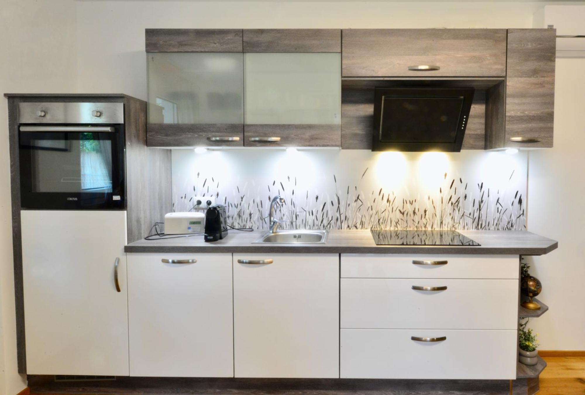 Apartamento New With Parking And Metro In Front Of The House Viena Exterior foto